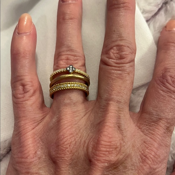 Freida Rothman Gold Rings Stacking Set. Size 7 Branded New - Picture 2 of 4